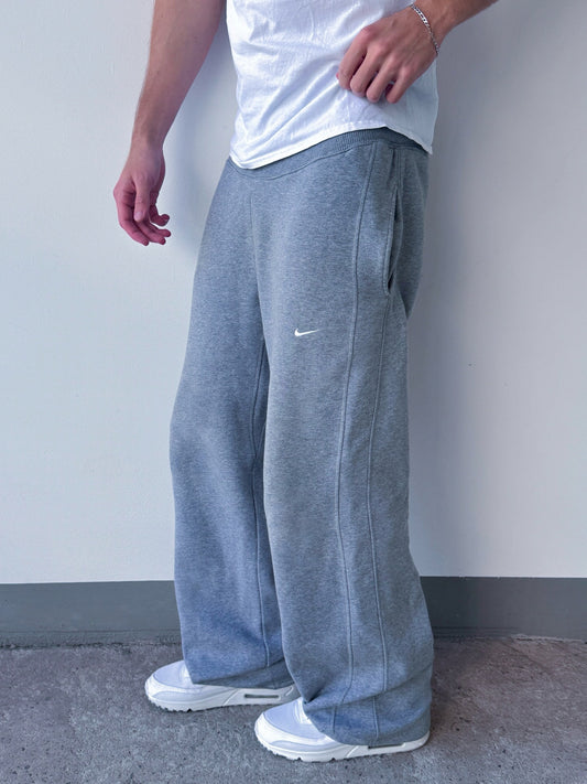 BIG TRACKPANTS